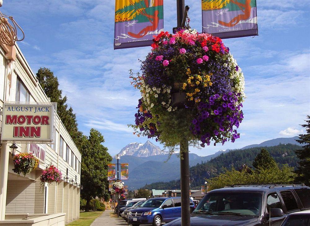 August Jack Inn Squamish Exterior foto